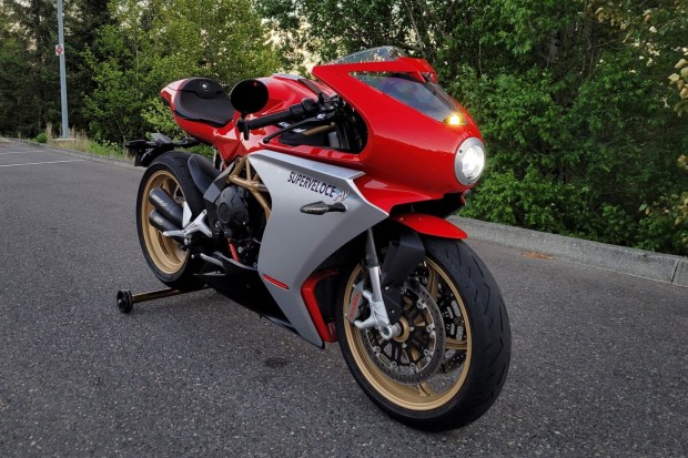 No Reserve: 2k-Mile 2021 MV Agusta Superveloce 800