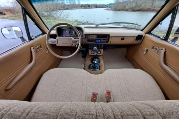 1980 Toyota Pickup Deluxe 4x4 5-Speed