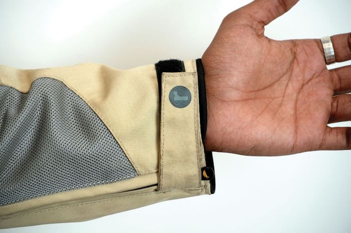 Reise PineAir riding jacket cuff