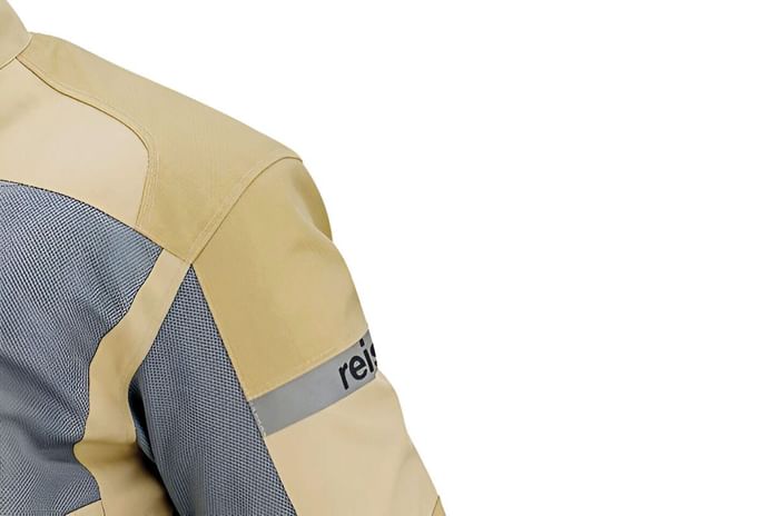 Reise PineAir riding jacket shoulder