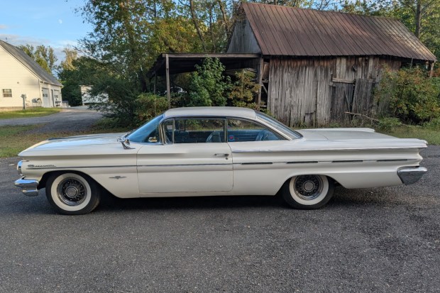 25-Years-Family-Owned, Tri-Power 1960 Pontiac Bonneville Sports Coupe 4-Speed